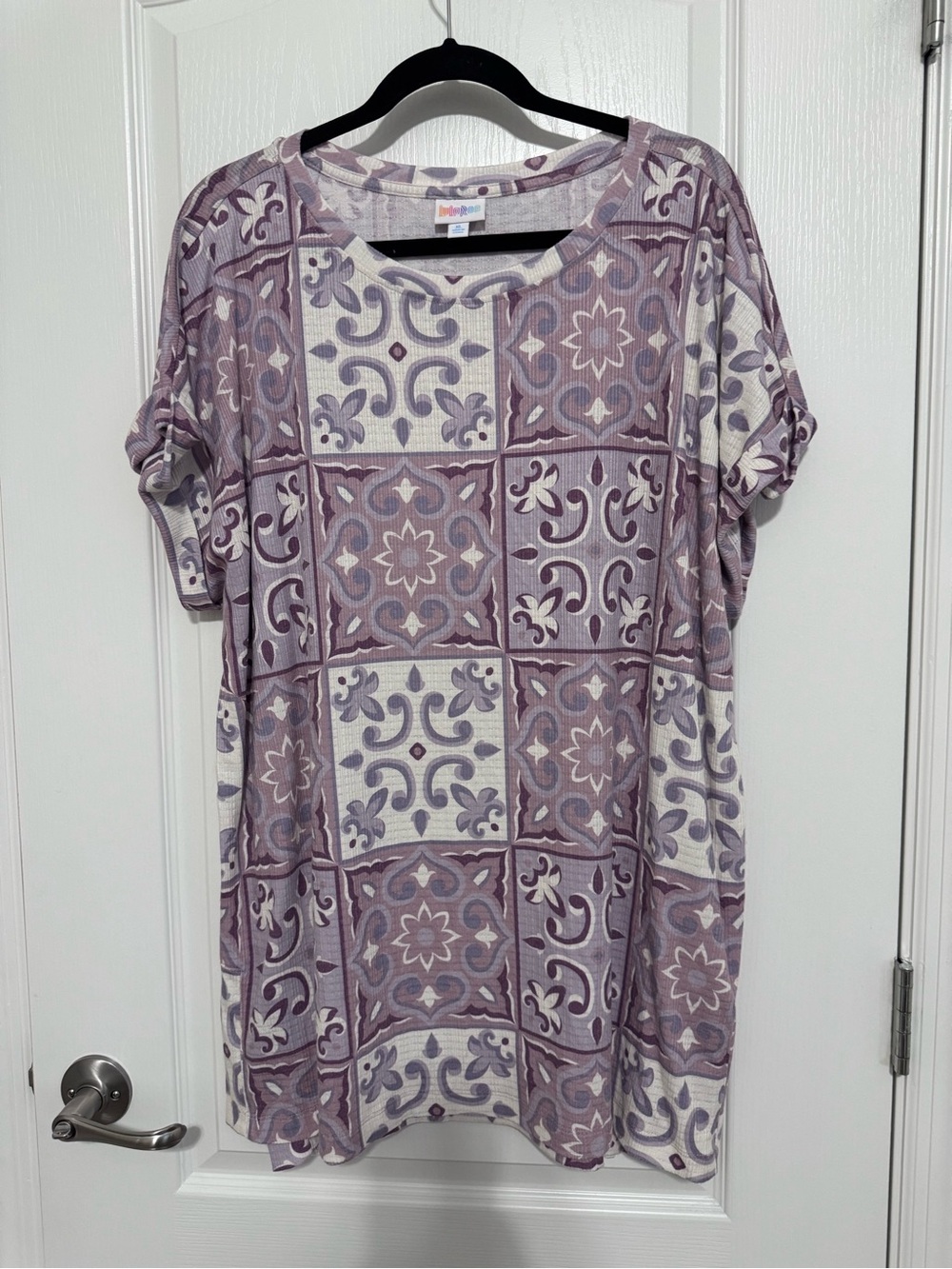 LuLaRoe Short Sleeve Tile-Print Tunic in Lavender and Cream